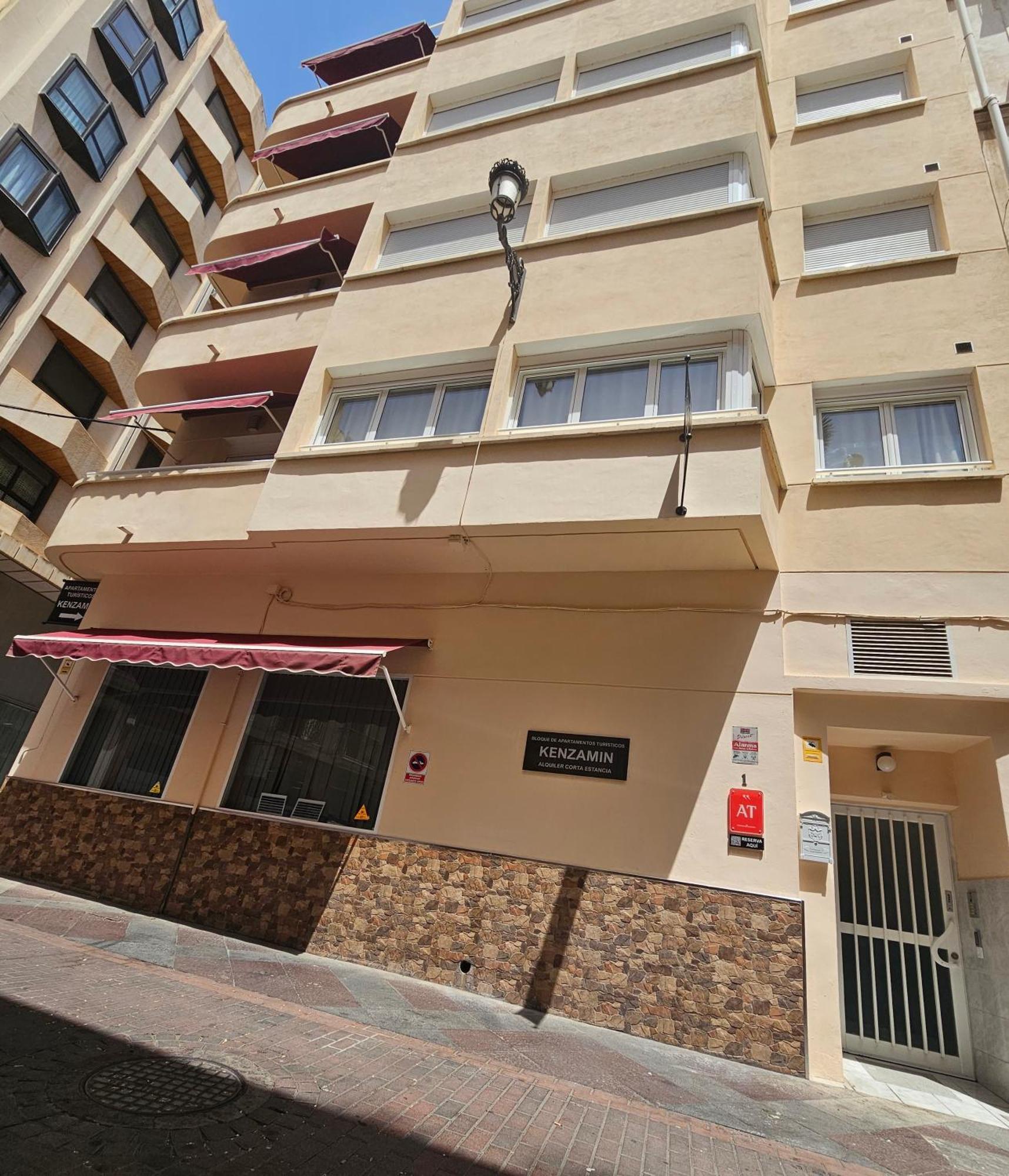 Apartamentos Turisticos Kenzamin 阿利坎特 外观 照片